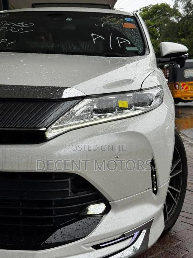 Toyota Harrier 2.0 Turbo 2019 White