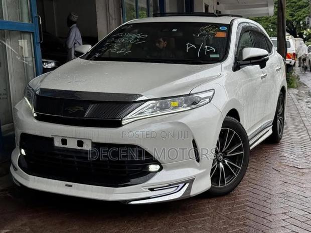 Toyota Harrier 2.0 Turbo 2019 White