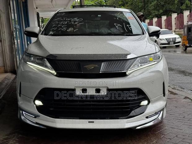 Toyota Harrier 2.0 Turbo 2019 White