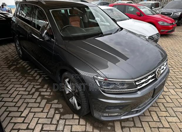 Volkswagen Tiguan 2019 Gray