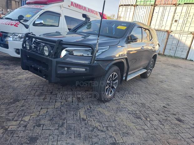 Toyota Fortuner 2020 Gray