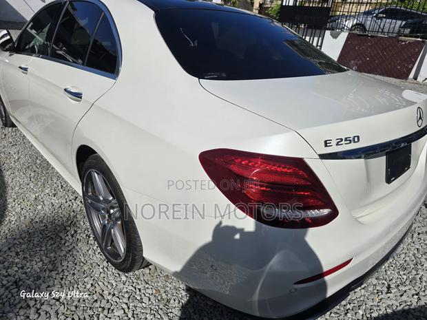 Mercedes-Benz E250 2019 Off white