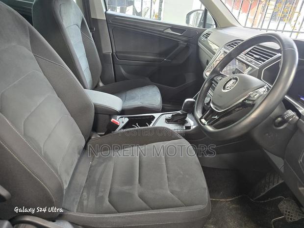 Volkswagen Tiguan 2018 Gray