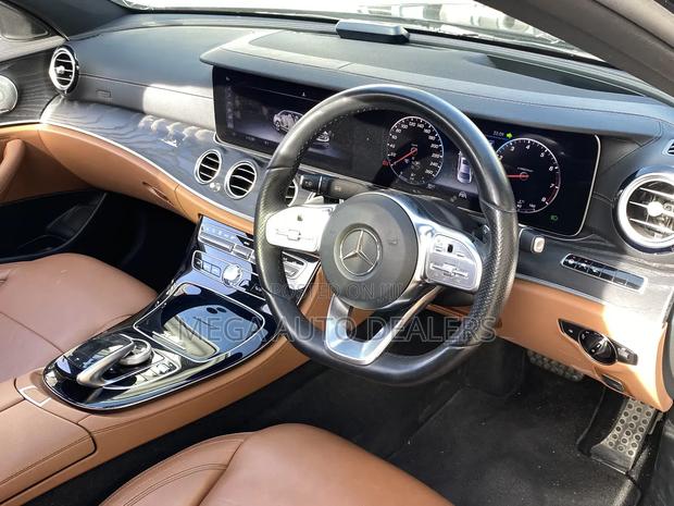 Mercedes-Benz E200 2018 Black