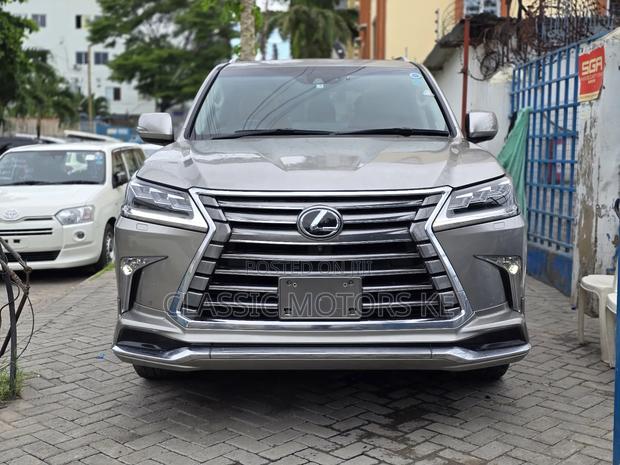 Lexus LX 570 (5 seats) AWD 2018 Gold