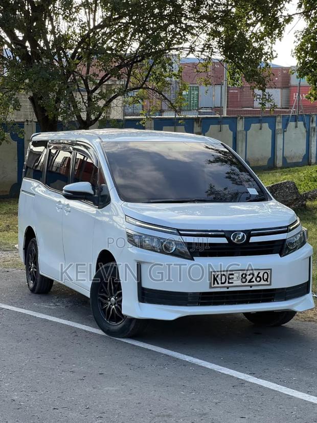 Toyota Voxy 2015 White