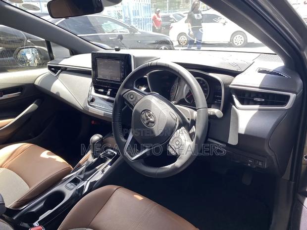 Toyota Corolla 2018 Brown