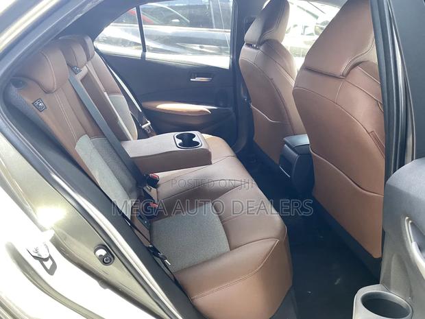 Toyota Corolla 2018 Brown