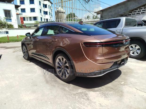 Toyota Crown 2022