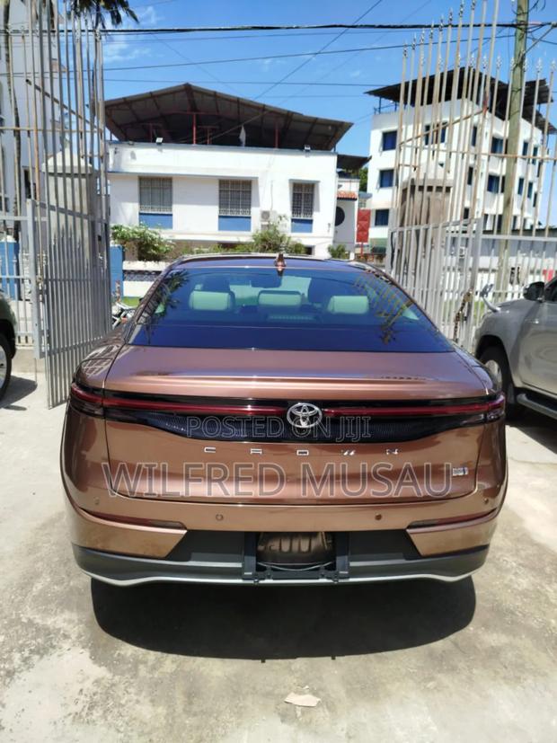 Toyota Crown 2022