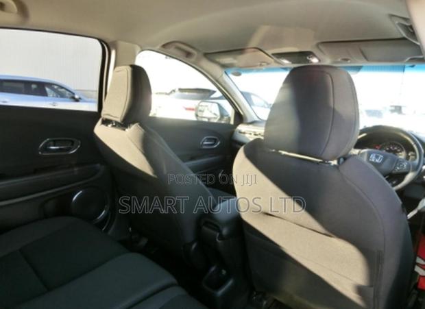 Honda Vezel 2018 Silver
