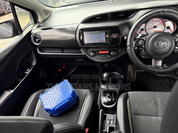 Toyota Vitz 1.5 FWD 5dr 2018 Gray