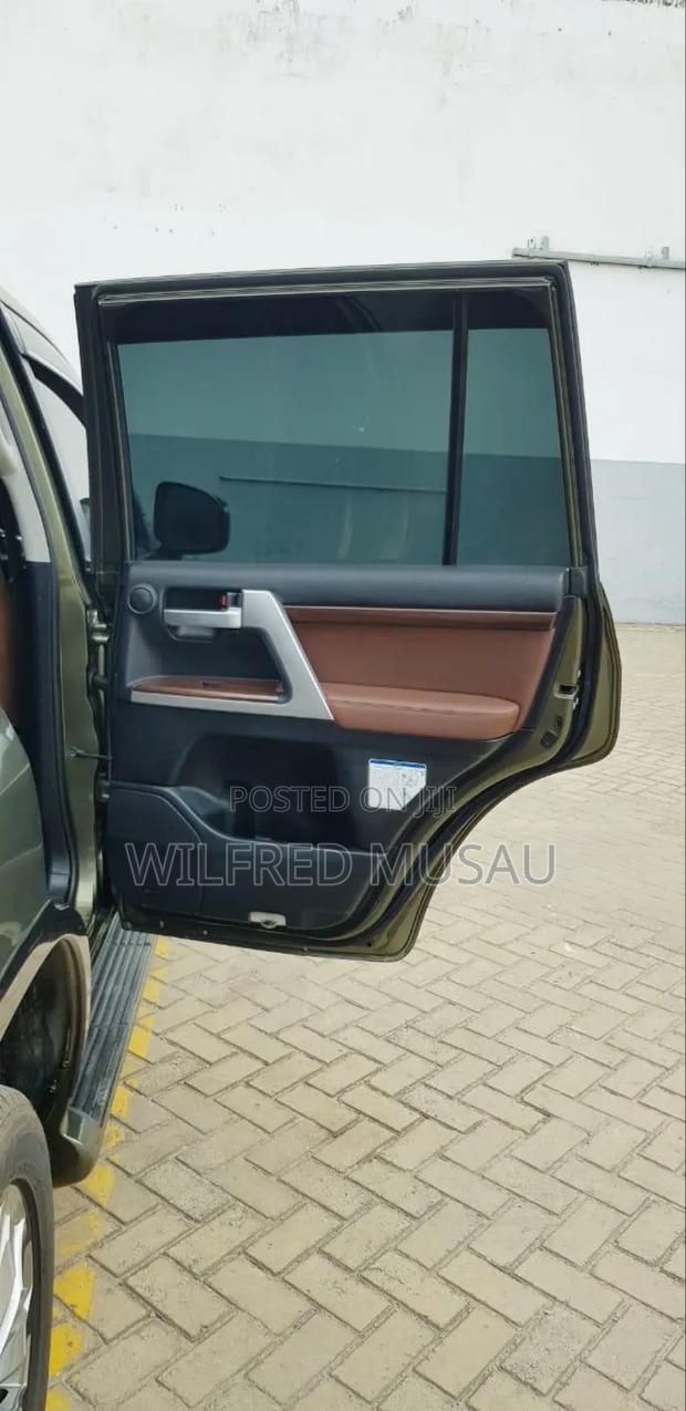 Toyota Land Cruiser 4.5 V8 TD 2018 Gold