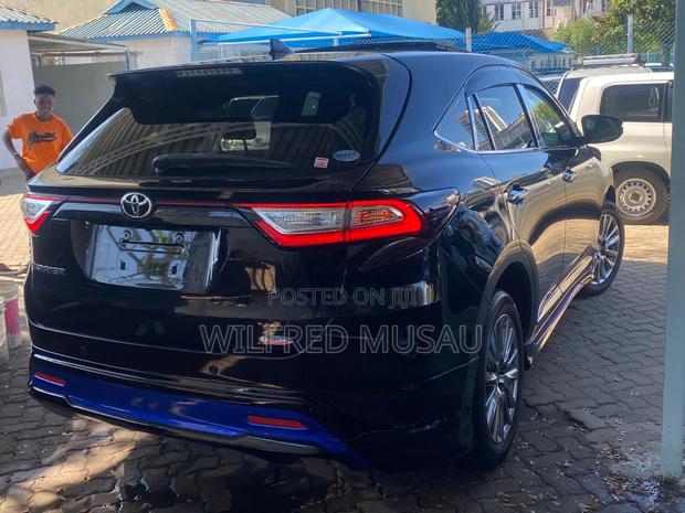 Toyota Harrier 2.0 2018 Black