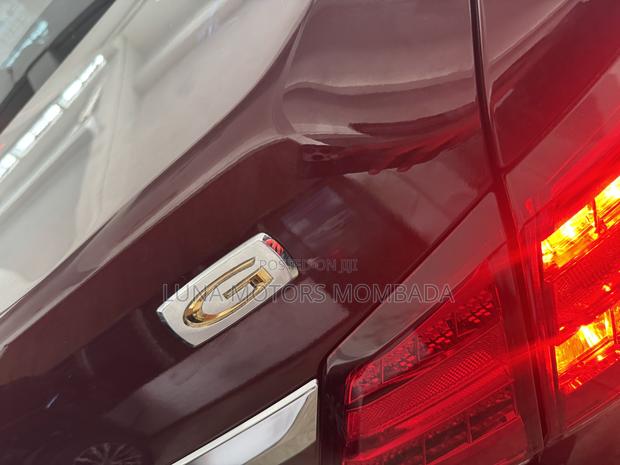Toyota Premio 2018 Red