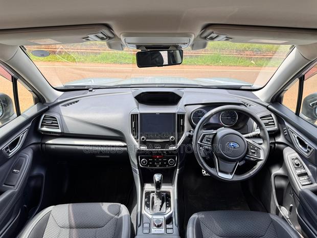 Subaru Forester 2018 Silver