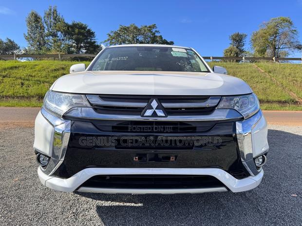 Mitsubishi Outlander 2017 White