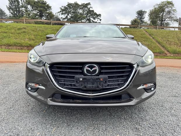 Mazda Axela 2018 Brown