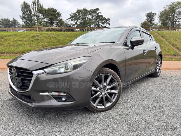Mazda Axela 2018 Brown