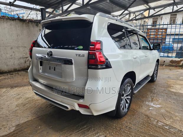 Toyota Land Cruiser Prado 2.8 2020 White