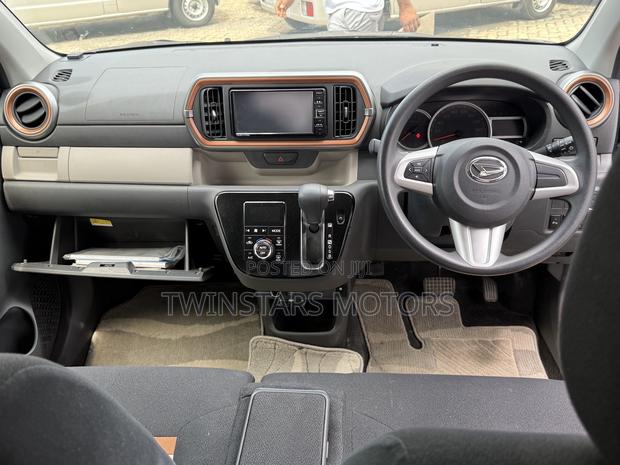 Toyota Passo 1.0 FWD 2019 Green