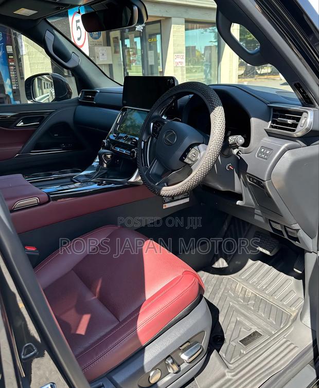 Lexus LX 2023