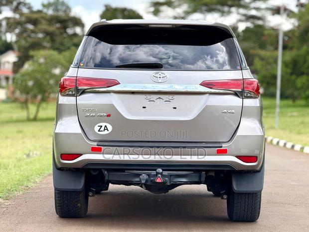 Toyota Fortuner 2.8 D RWD 2018 Silver