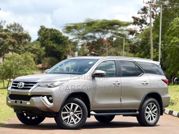 Toyota Fortuner 2.8 D RWD 2018 Silver