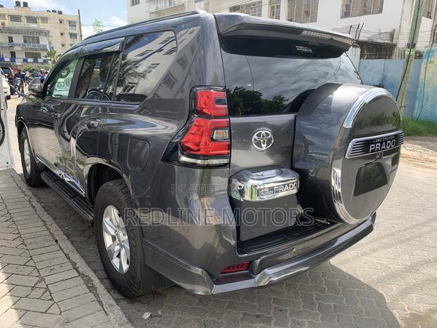 Toyota Land Cruiser Prado 2.8 2018 Gray