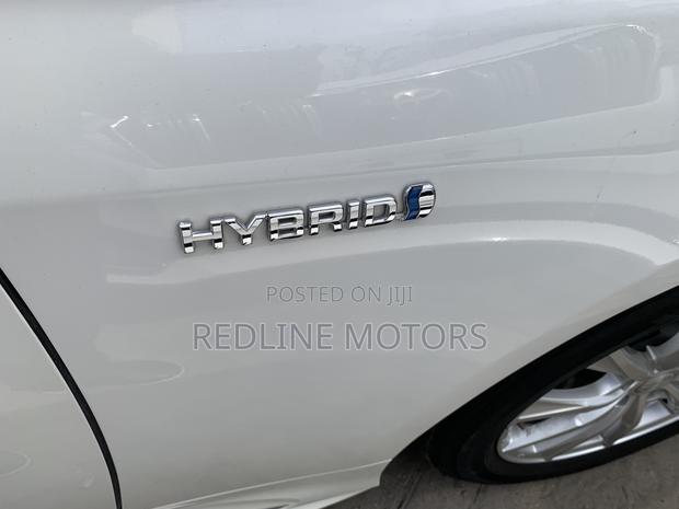 Toyota Crown 2018 Pearl