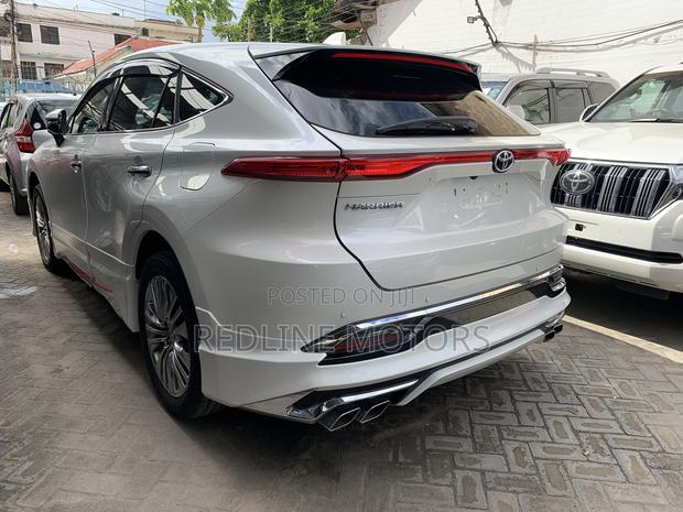 Toyota Harrier 2.5 Hybrid 2020 White