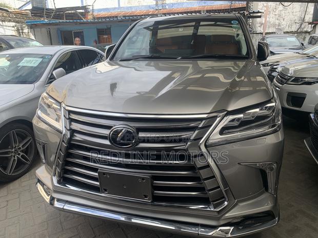 Lexus LX 570 (5 seats) AWD 2017 Ivory