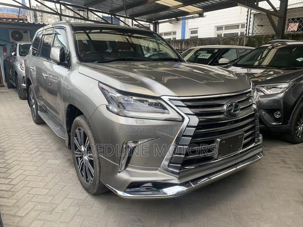 Lexus LX 570 (5 seats) AWD 2017 Ivory
