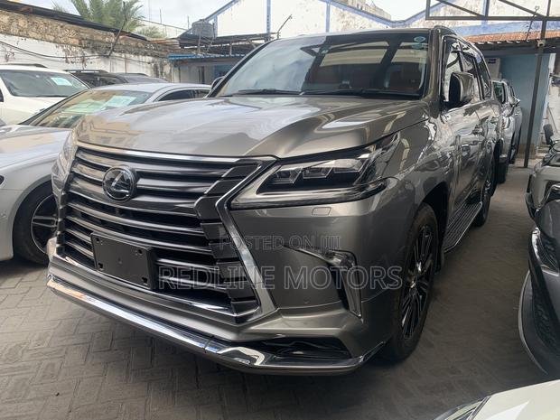 Lexus LX 570 (5 seats) AWD 2017 Ivory