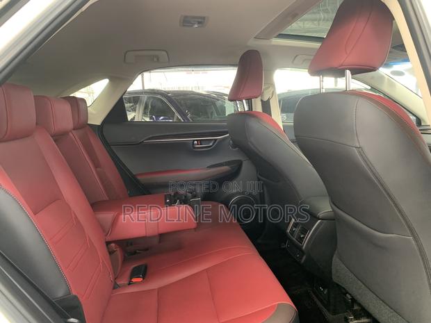 Lexus NX 300h Base 4x4 (2.5L 4cyl 2A) 2018 Pearl