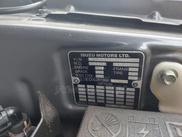 Isuzu MU-X 2023 Gray