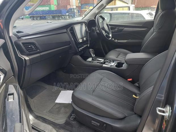 Isuzu MU-X 2023 Gray