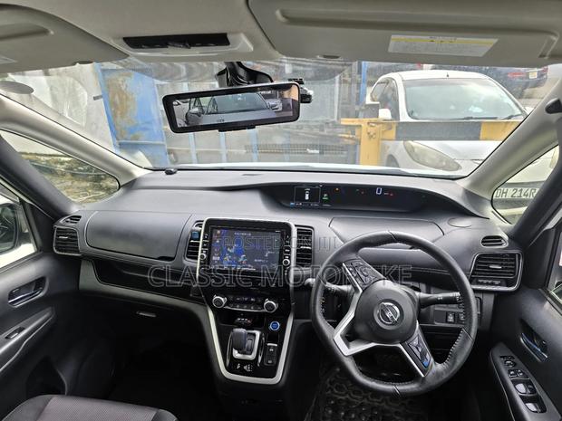 Nissan Serena 2018 White