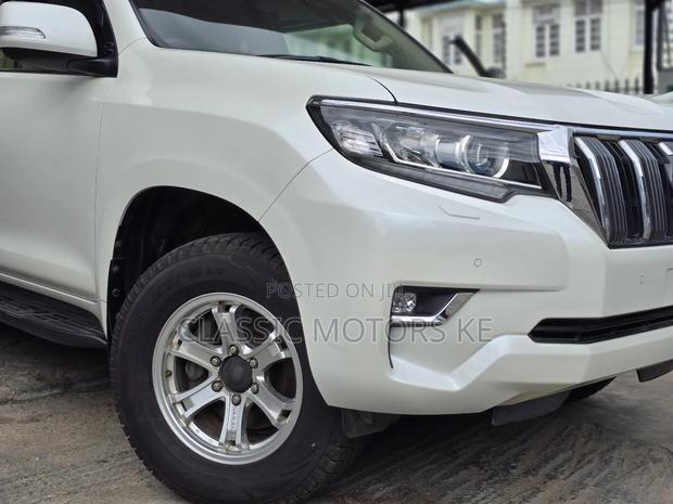 Toyota Land Cruiser Prado 2.8 2019 White