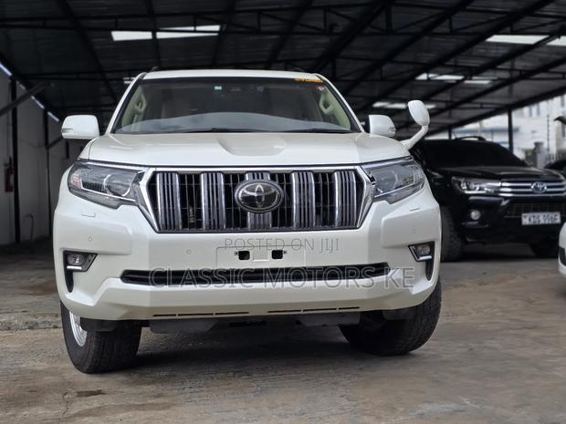 Toyota Land Cruiser Prado 2.8 2019 White