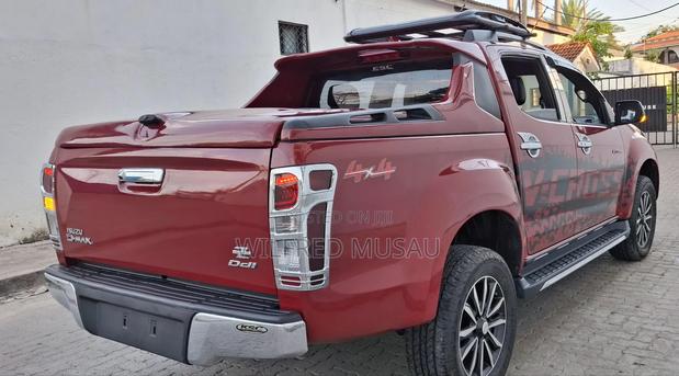 Isuzu D-MAX 2018 Red