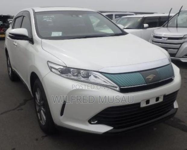 Toyota Harrier 2.0 4WD 2018 White