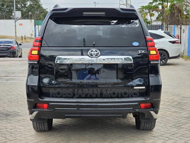 Toyota Land Cruiser Prado 2.7 2018 Matt Black
