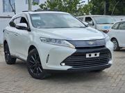 Toyota Harrier 2.0 2018 White for sale