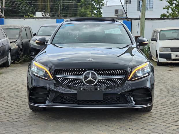 Mercedes-Benz C200 2019 Black