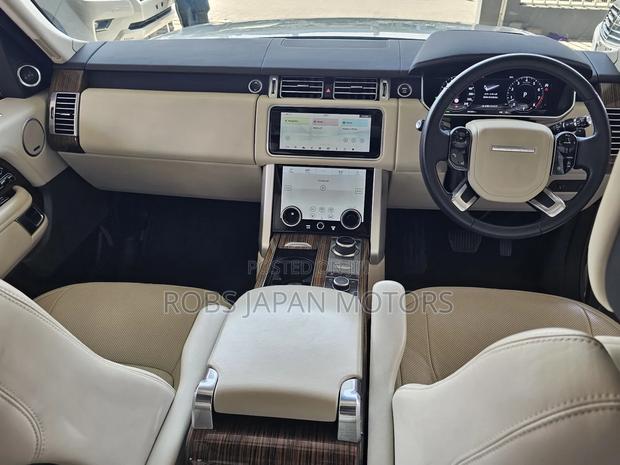 Land Rover Range Rover Vogue 2019 Gold