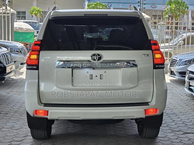 Toyota Land Cruiser Prado 2.8 2019 White