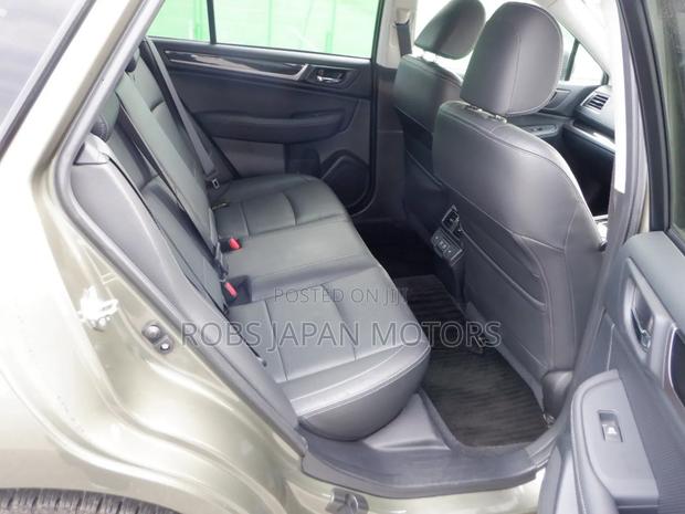 Subaru Outback 2.5i Premium AWD 2019 Green