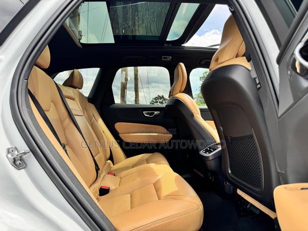 Volvo XC60 2018 White