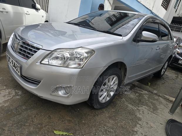 Toyota Premio 2015 Silver